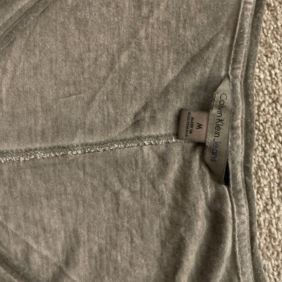 CALVIN KLEIN • STYLE T SHIRT • SIZE MED - Picture 3 of 4